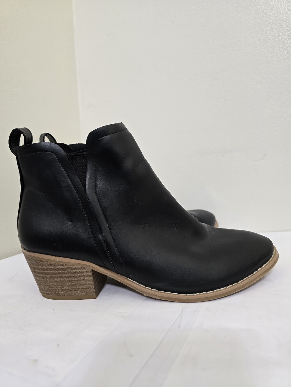 AMERICAN EAGLE size 8 Faux Leather Side Zip Stitched Western Ankle Bootie Black